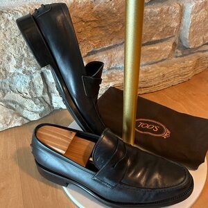 Tod's Black Loafers Slip-Ons Timeless Design